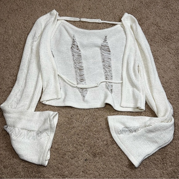 LIKE NEW Distressed Crop Top - Picture 2 of 2